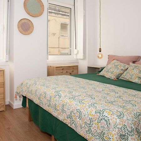 Charming 1 Bedroom Apartment W/ Terrace Near Belem Lisbon Exterior photo