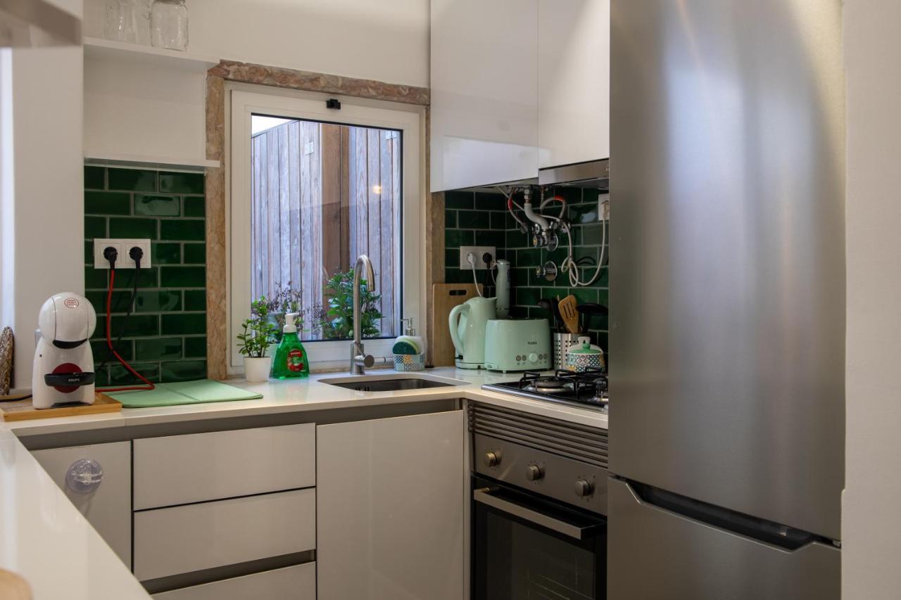 Charming 1 Bedroom Apartment W/ Terrace Near Belem Lisbon Exterior photo